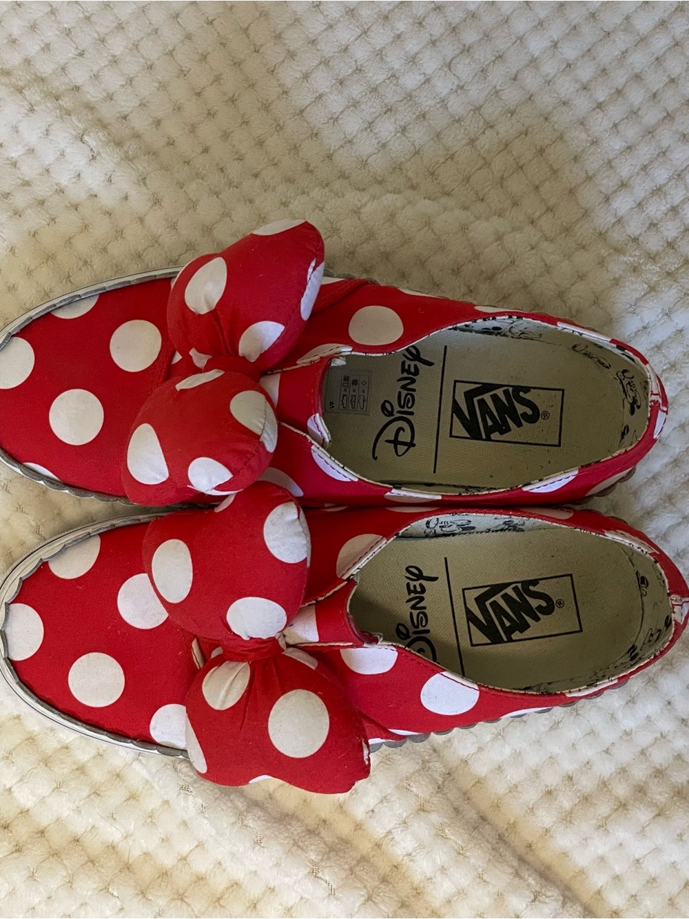 Vans x Disney Red and White Polka Dot Minnie’s Bows Slip-On Sneakers with Bow - Picture 11 of 11